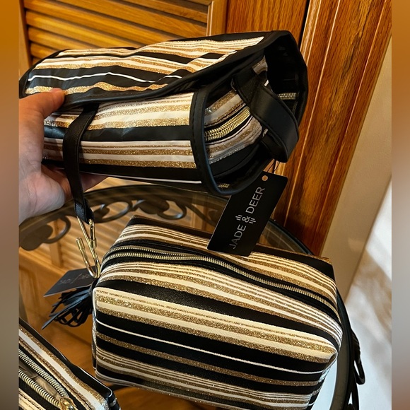 Gold Stripes Travel Makeup and Jewelry Pouches Set | NWT ✨ - Picture 6 of 6